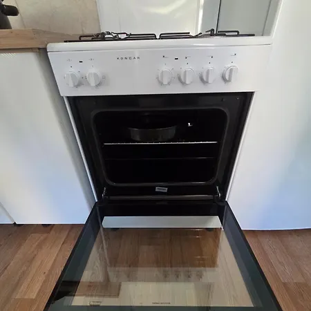 شقة 4 Bedroom Smiljana 3 *