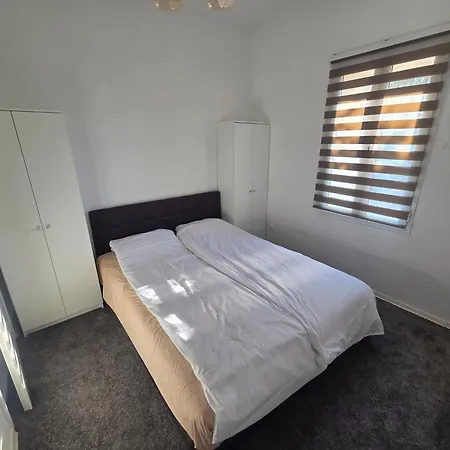 شقة 4 Bedroom Smiljana 3 *