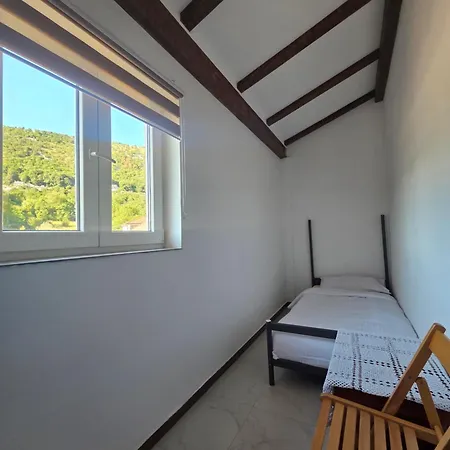 شقة 4 Bedroom Smiljana 3 *