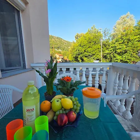 شقة 4 Bedroom Smiljana 3 *